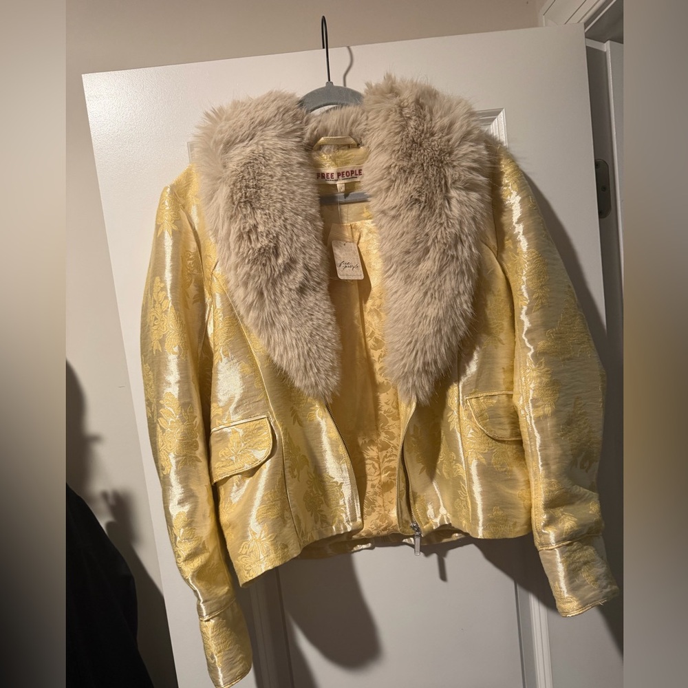 Free People Gold Brocade Jacket with Faux Fur Collar 🔥 Size L